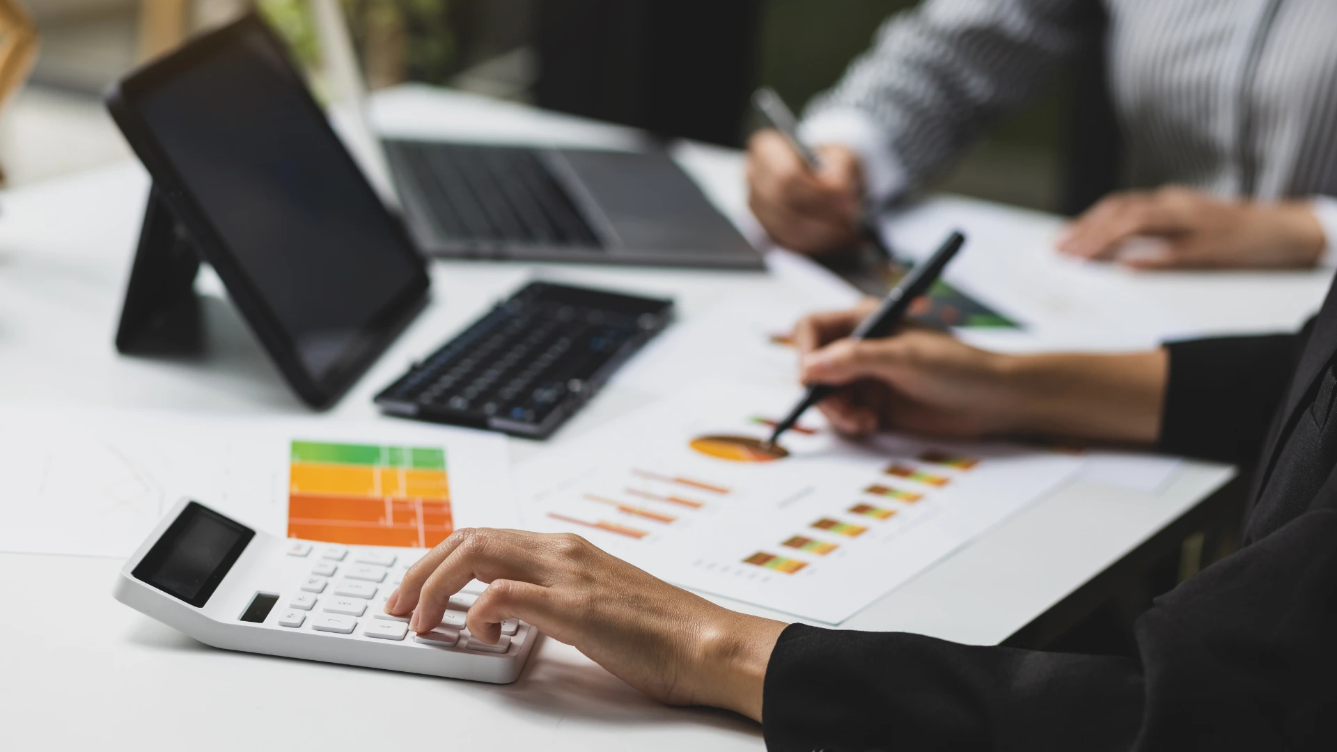 consultoria-financiera-asesoria-negocios-analisis